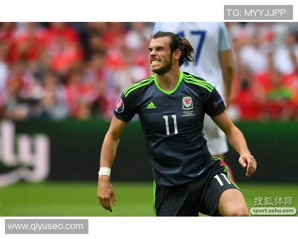 高个子白人足球明星扎辫子风格独特引领潮流成为新焦点 高个子白人足球明星扎辫子风格独特引领潮流成为新焦点